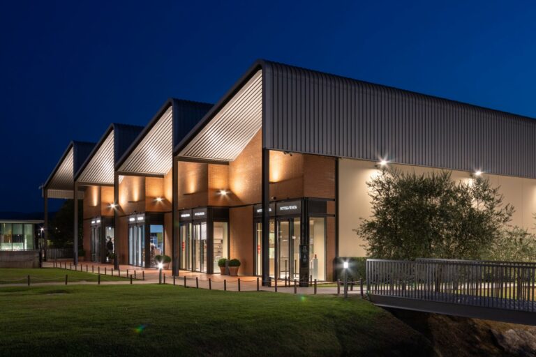 Private Driver for Shopping Trip to the Tuscan Outlets