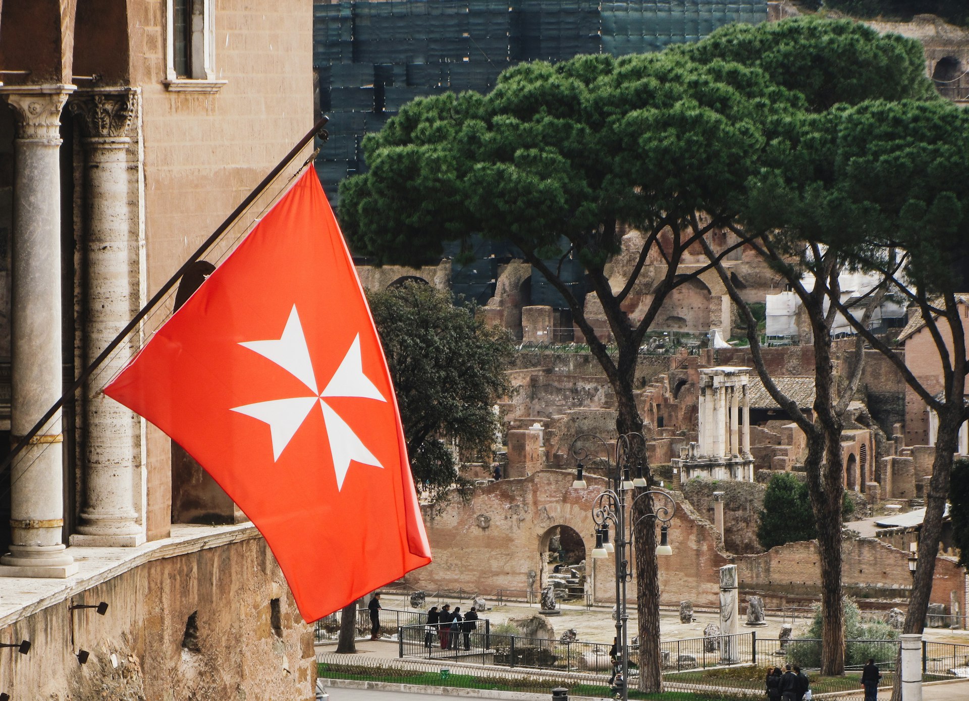 Vista dall'Aventino sui tetti e sulla cupola del centro di Roma
